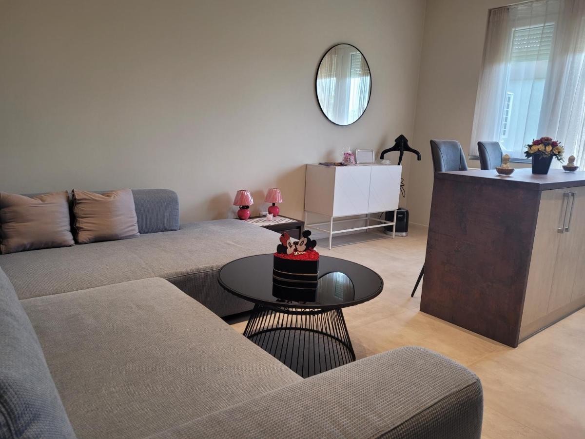 Lara II Apartman デブレツェン エクステリア 写真